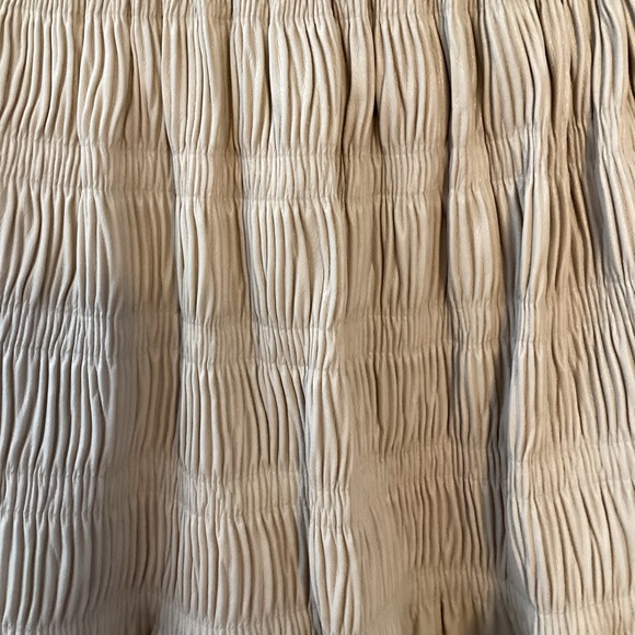 NWOT Cream Smocked Bubble Vegan Leather Mini Skirt S-L - Picture 4 of 10